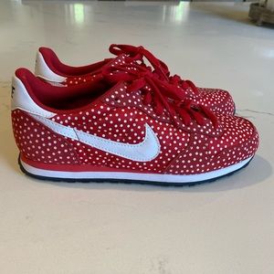 Women’s Nike Tennis Shoes